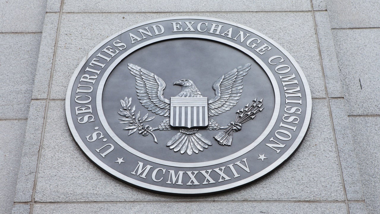 SEC Moves to Reshape Crypto Trading With April Roundtable